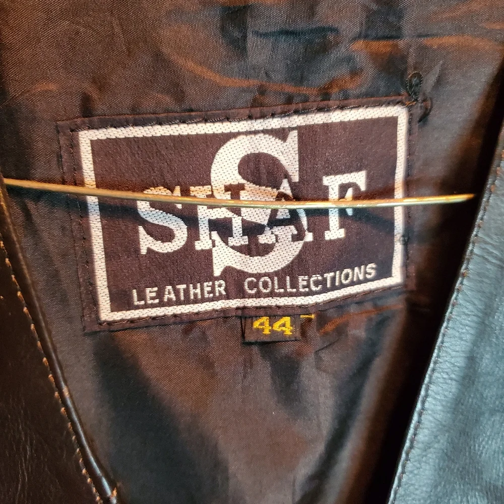 Womens Leather Riding Vest - Picture 3 of 3